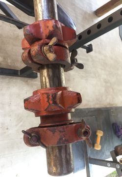 Pair of barbell clips