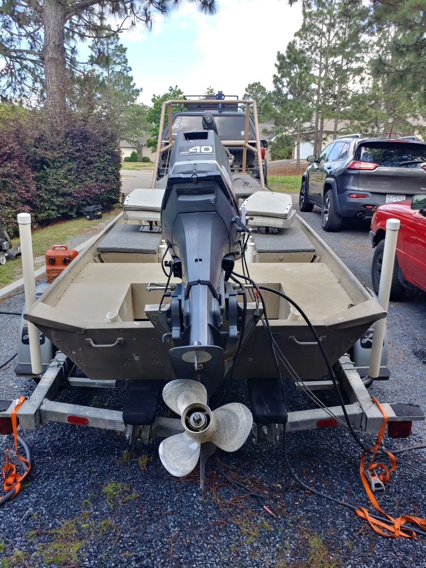 14 foot John boat / flounder gigging for Sale in Pinehurst, NC OfferUp