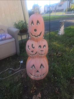 Halloween blow mold the price is firm