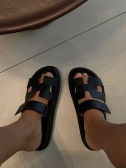 Sandalias hermé