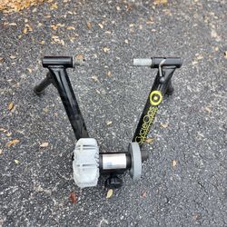 CycleOps Magneto Indoor Bike Trainer / Training Wheel Stand -
