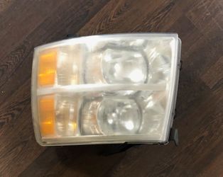 USED REF#1541 || 2007-2014 CHEVROLET SILVERADO 1500 || LEFT HAND/DRIVER SIDE HEADLIGHT