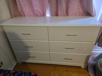 White 6-Drawer Dresser