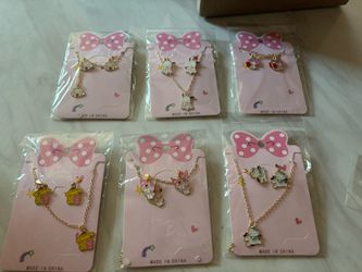 Hello Kitty And Friends Jewelry Set 