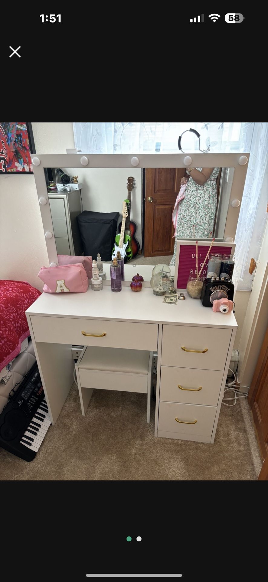 Women Vanity With Chair