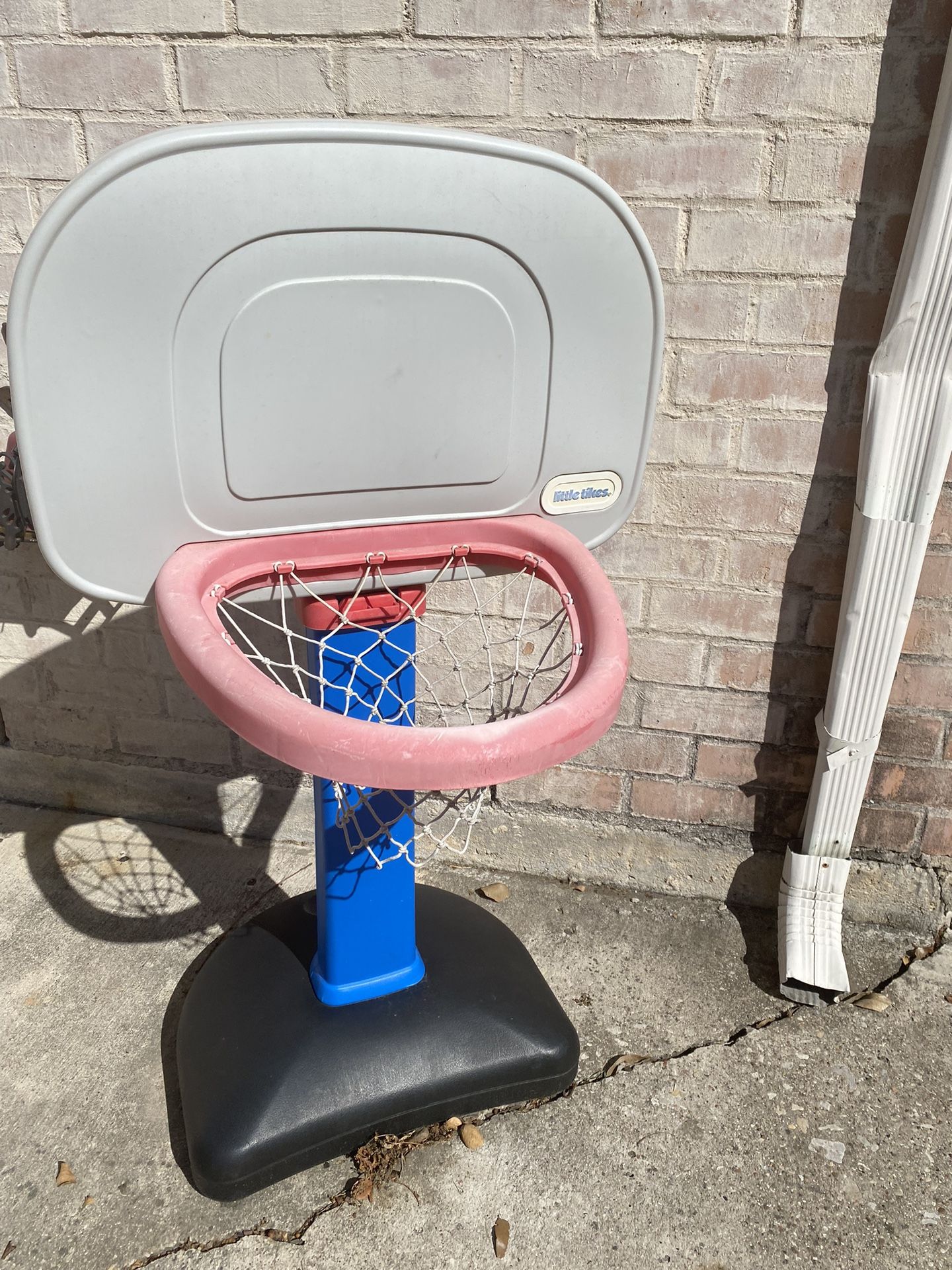 Basketball Hoop For Little Kids $15