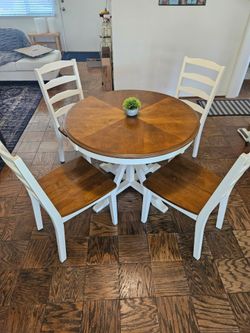 Safavieh Shay 5-Piece Dining Set