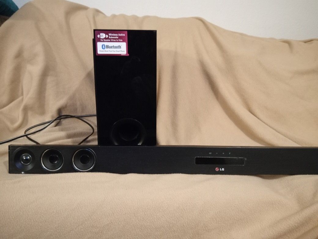 2 Channel LG Sound Bar w/Sub
