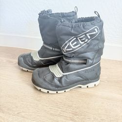 KEEN Youth Winter Snow Boots Size 5 Waterproof Insulated”