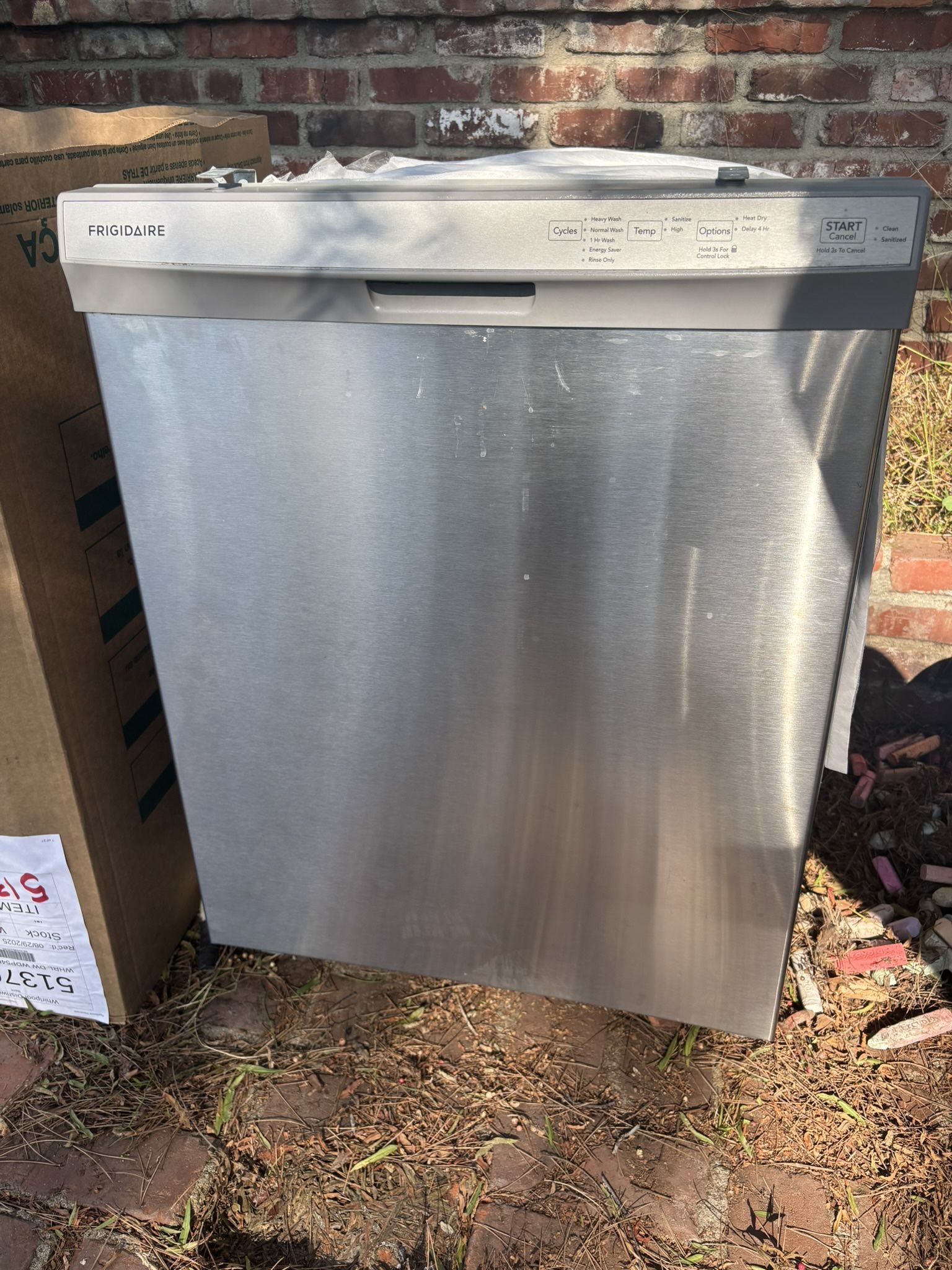 Frigidaire Dishwasher 2-3 Years Old Free