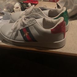 Size 9 Gucci Sneakers