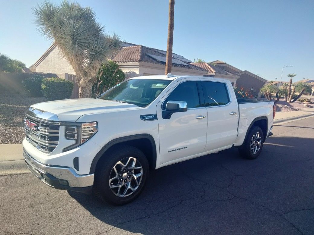 2024 GMC 1500 Crew Cab 4x4 SLT Diesel 3.0L Engine