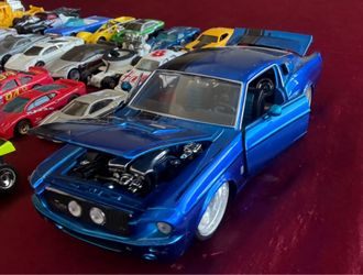Lot of 26 Hot Wheels + Blue model Car