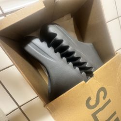 Yeezy slides dark onxy