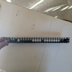 Cable Matters CAT6 Rack Mounted Plug Bank