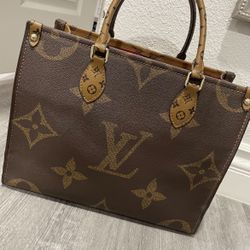 Tote Purse W/ Matching Wallet