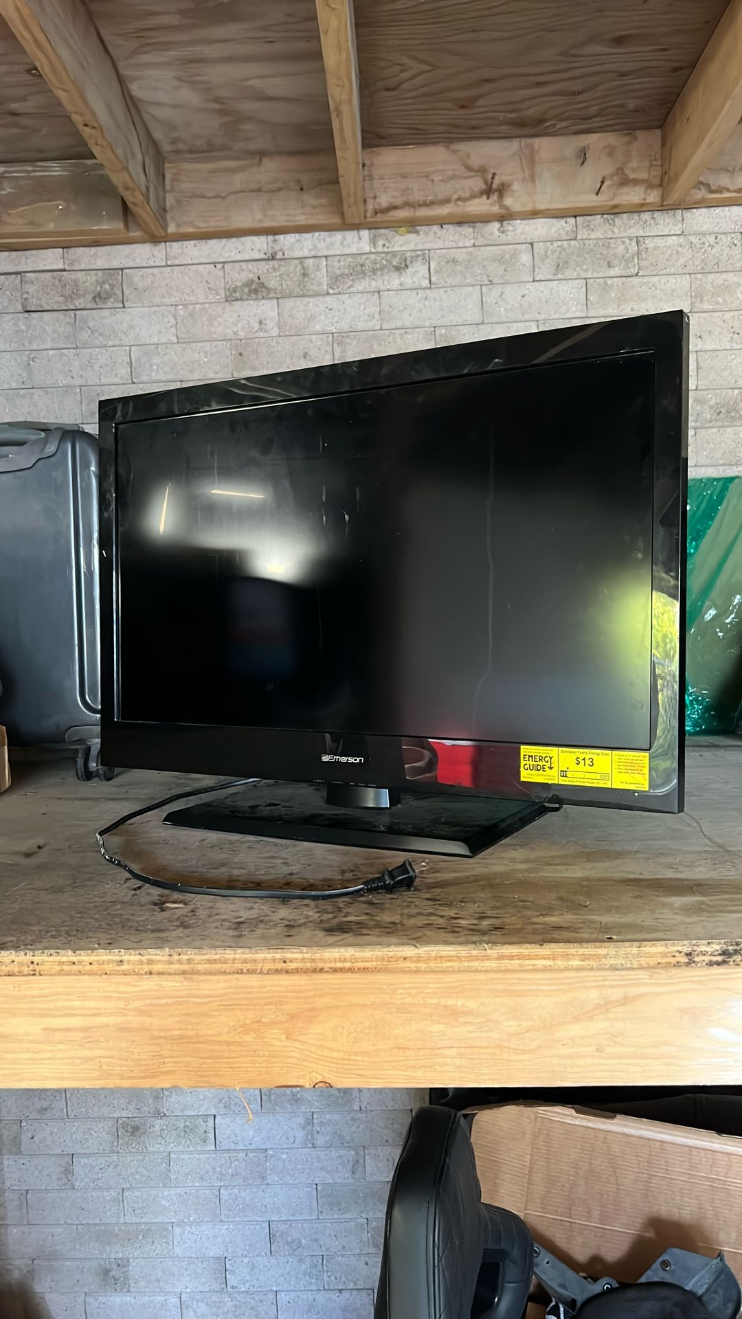 Emerson 32 Inch Tv