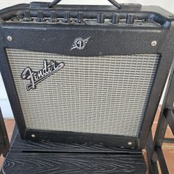 Fender Mustang I V.2, un amplificador de modelado para guitarra eléctrica. 