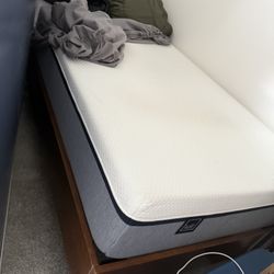Lull twin mattress With Lull wood Frame