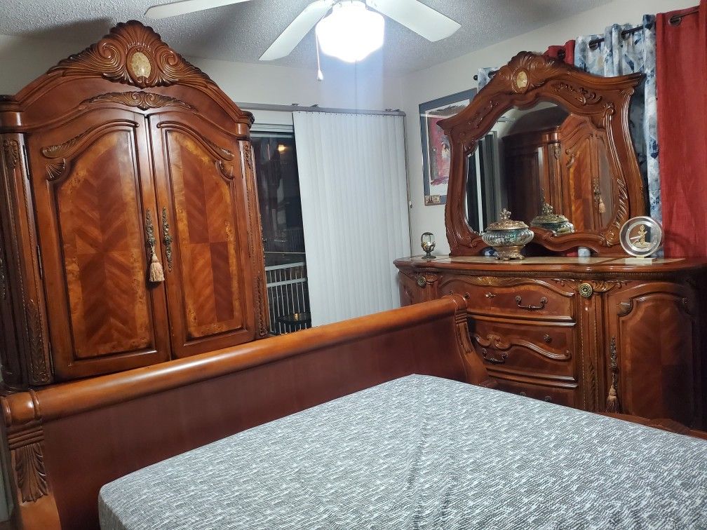 8pc MICHAEL AMINI CALI KING BEDROOM SET