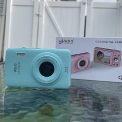 Rare Blue Digital Camera 64MP  camera  with 32Gb memory Card and Camera BOX - BRAND NEW