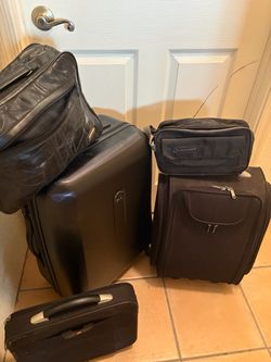 Delsey Paris travel bag suitcase all black multiple bags