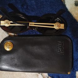 Gianni Versace 1996 Women's Sunglasses Gold Medusa 