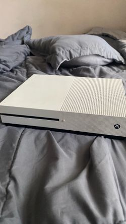 Xbox one s (white)