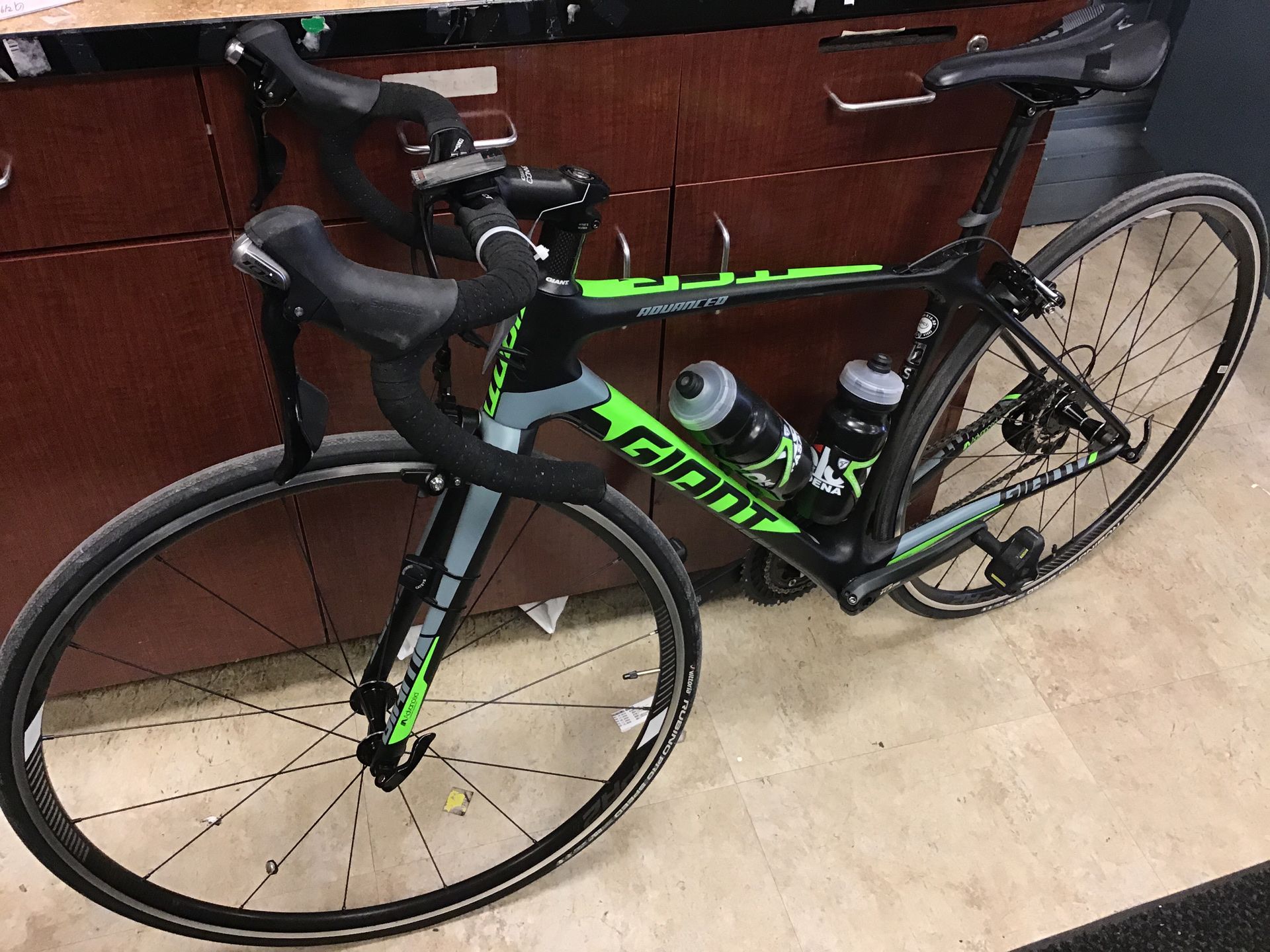 Giant Road bike advanced