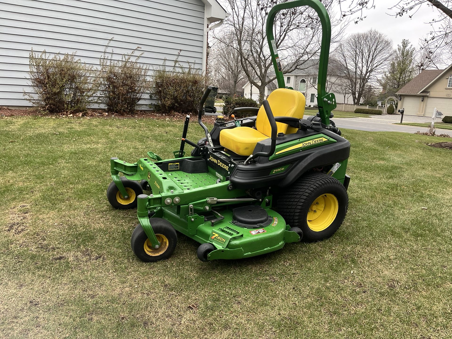 John Deere Z930m Zero Turn Lawn Mower With A 60 Inch Mulch On Demand Deck And A Kawasaki Motor