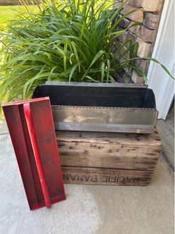 VINTAGE “POWR-KRAFT” TOOLBOX W/ TRAY (19”L X 6.5”W X6.25”H)