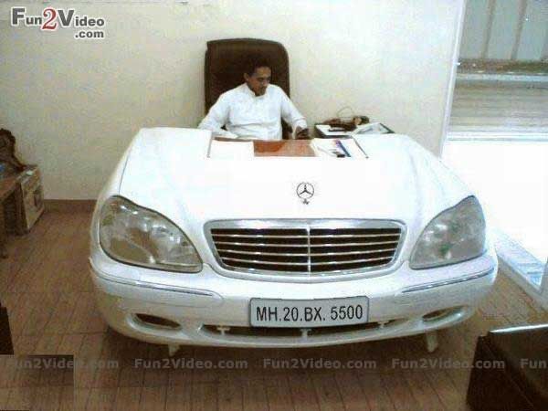 Mercedes Desk