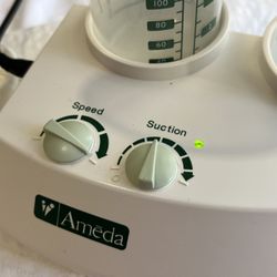 Breast pump Ameda & Nursing Essentials 