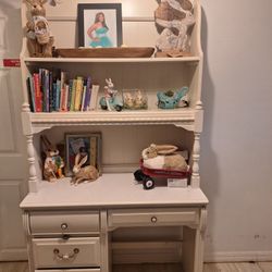 Desk And Hutch 
