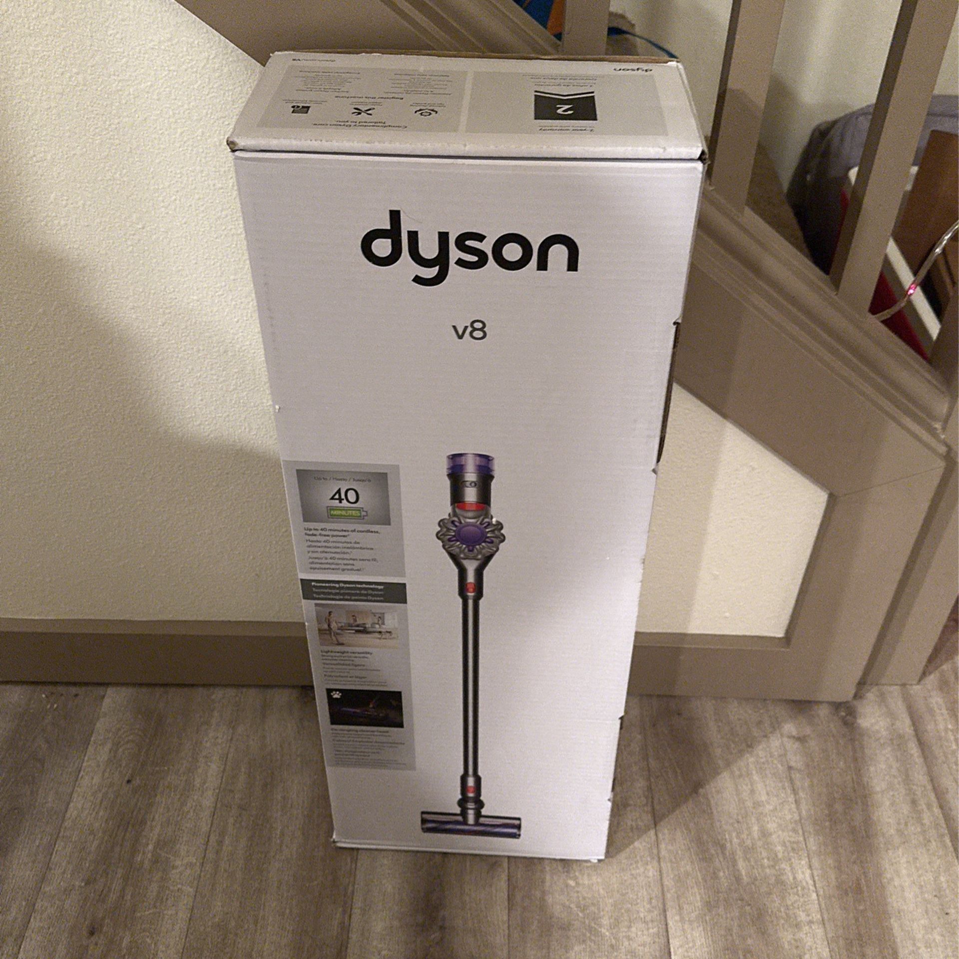 Dyson v8 Cordless vacuum