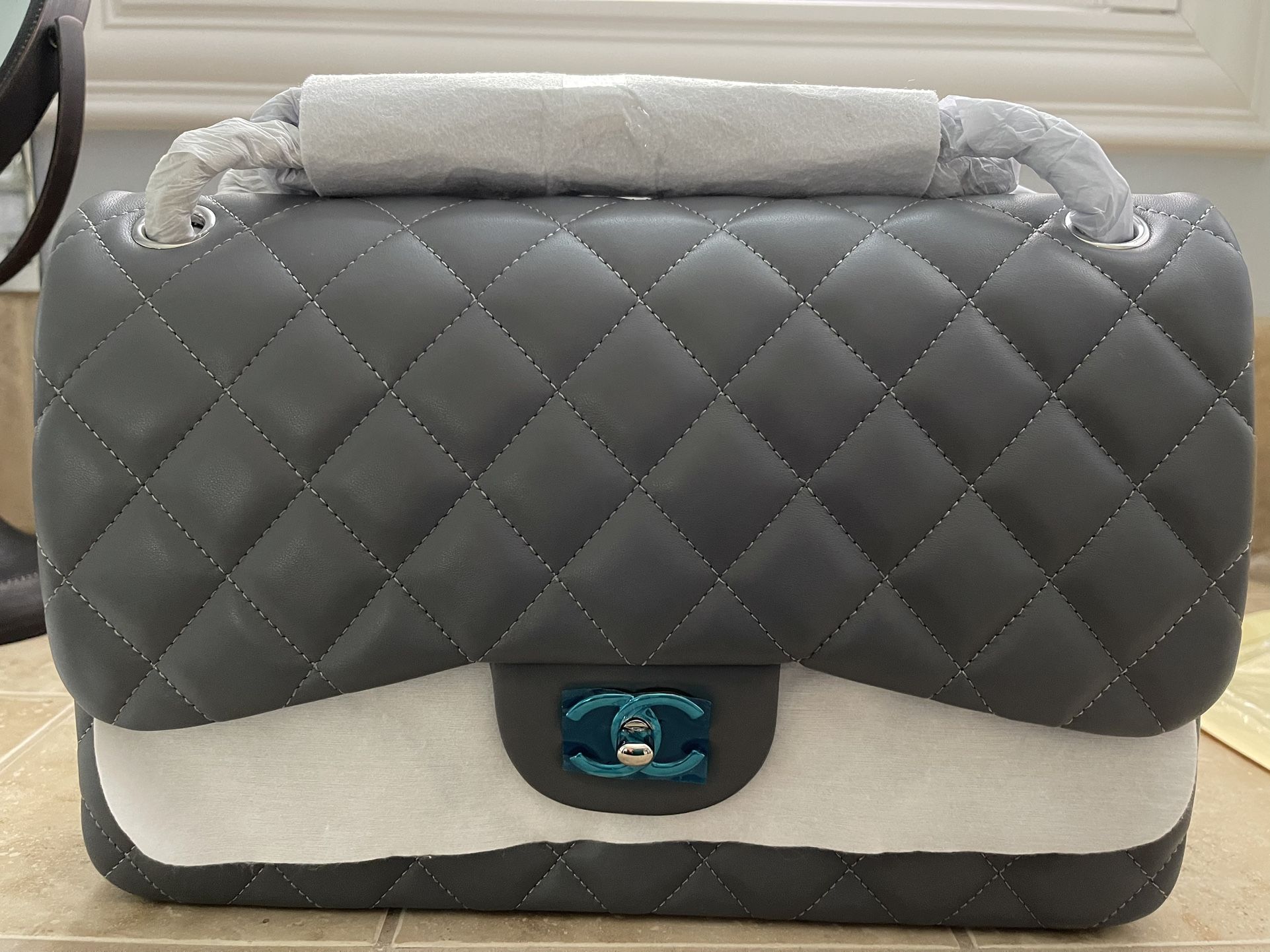 Chanel Flap Bag - Large (gray)