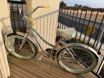 Women's Beach Cruiser Bicycle