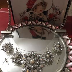 Pretty! Silver Vintage Diamond Crystal Stone With Pearls Statement Necklace 