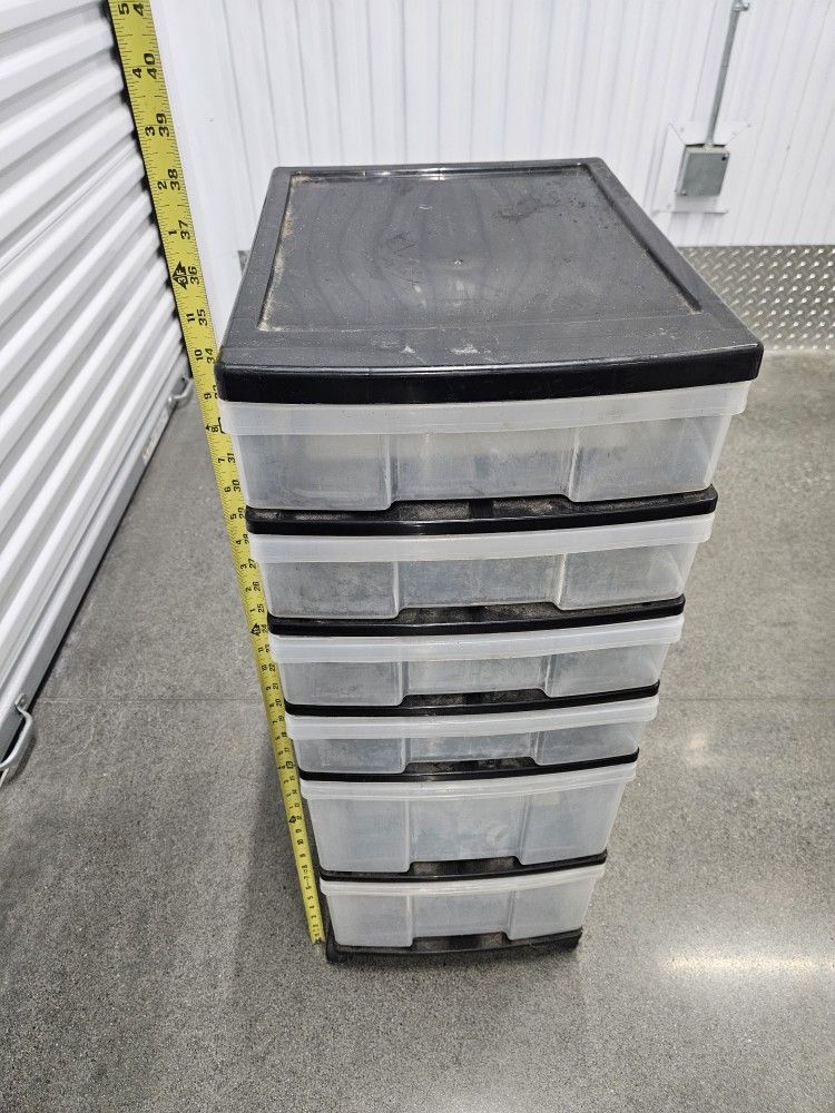 Storage Container Has Wheels