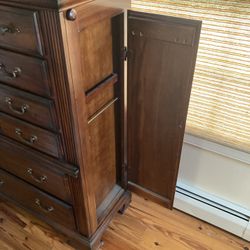 Broyhill Cherry Chipendale 5 Drawer Tall Dresser Chest 