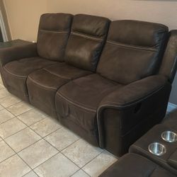 2 Dual Recliner Coaches 