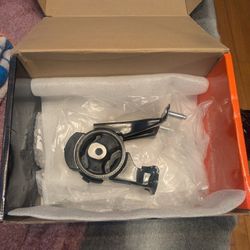 2014 toyota prius rear motor mount and transmission mount