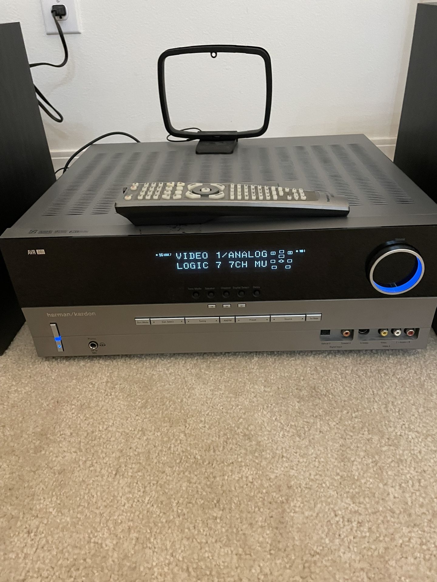 Harmon/ Kardon Amplifier and Speakers