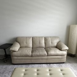 Couch Sofa From Rooms to Go (beige)