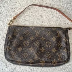 Louis Vuitton Monogram Pochette