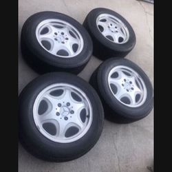4 —- 225/60r16 5x112 5x4.41 Stock Mercedes S420 Rims Wheels Tires Good 80% Treads!!!!!!!!!