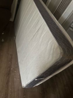 Free Cama individual de metal con colchón