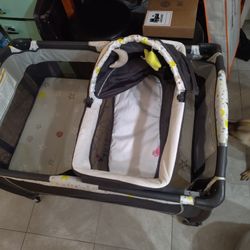 Foldable Portable Playard Babytrend Crib 