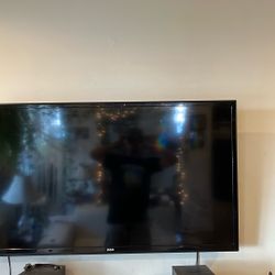 42 Inch Flat Screen With Wall Mount RCA Brand