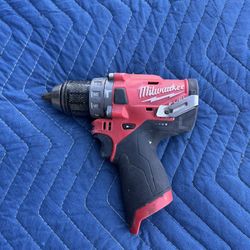 Milwaukee M12 FUEL Hammer Drill